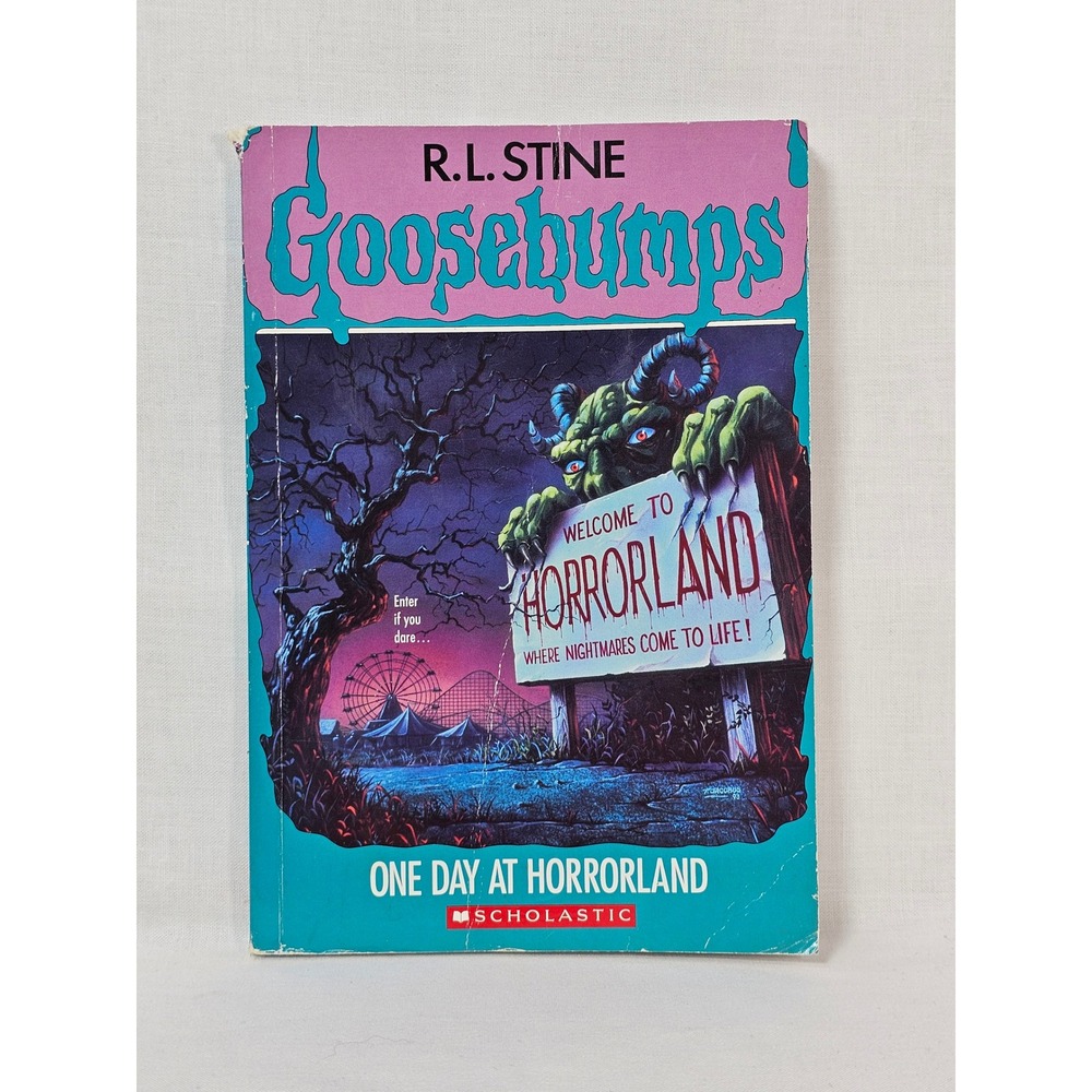 Goosebumps 16 Unnumbered One Day at Horrorland R.L. Stine 1st Edition 2015 Print